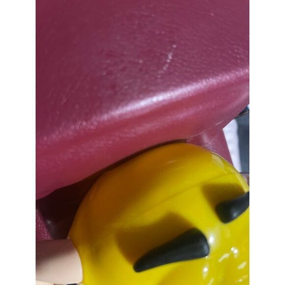 Vintage 1990 M & M Yellow Lazy Boy Candy Dispenser - Picture 10 of 11